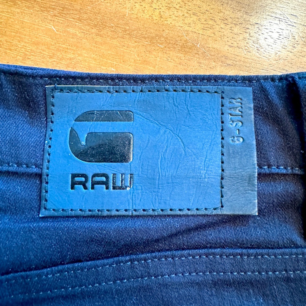 Men’s black slim fit g star raw jeans. Size 30w 32l